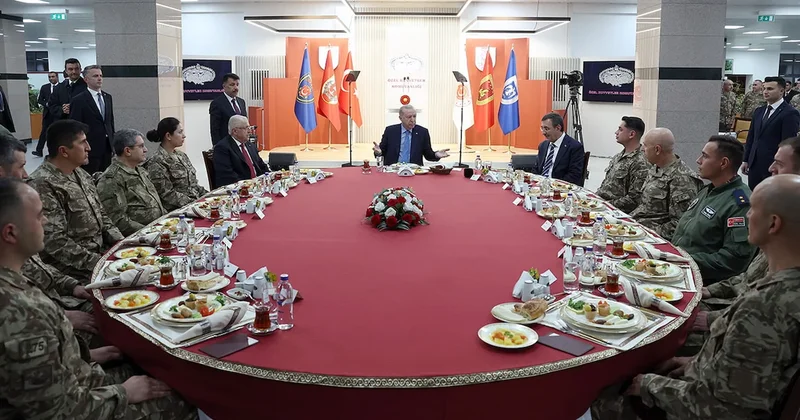 Erdoğan ın iftar sofrasında çok çarpıcı bir isim Sözcü Gazetesi