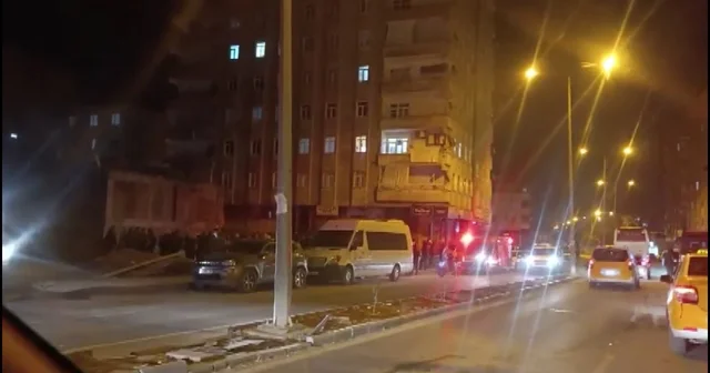 Zeminde kayma olduğu iddiasıyla 8 katlı bina tahliye edildi Diyarbakır Haberleri
