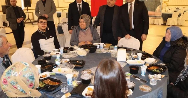 Tomarza da Dünya Yetimler Günü nde anlamlı iftar Kayseri Haberleri