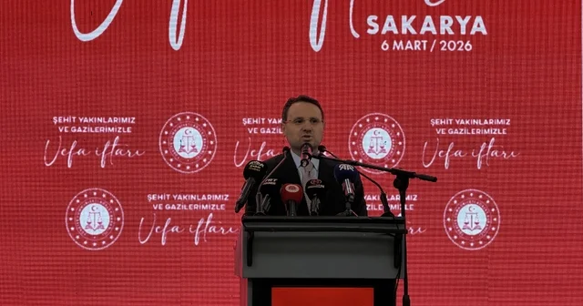 Bakan Gürlek: Şehitlerimiz bu milletin istiklalinin mühürleridir, gazilerimiz ise fedakarlığın yaşayan nişaneleridir Adalet Bakanı Akın Gürlek, şehit yakınları, gazi ve gazi aileleriyle iftar sofrasında buluştu Sakarya Haberleri