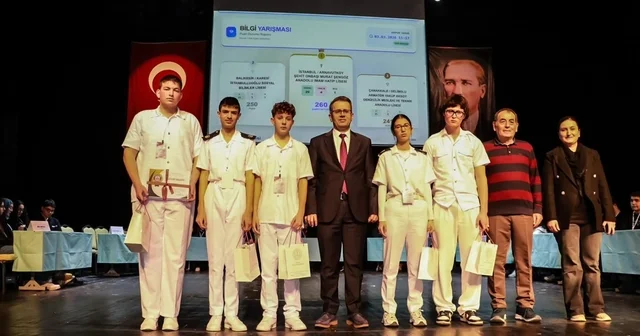Gelibolulu liseliler Korkma! Gençliğin Ruhu Burada bilgi yarışmasında derece elde etti Çanakkale Haberleri