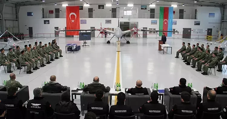 Azerbaycan’da İHA gücüne yeni uzmanlar katıldı