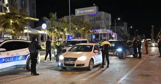 Adıyaman da, 2 bin 305 kişinin kimliği kontrol edildi Adıyaman Haberleri