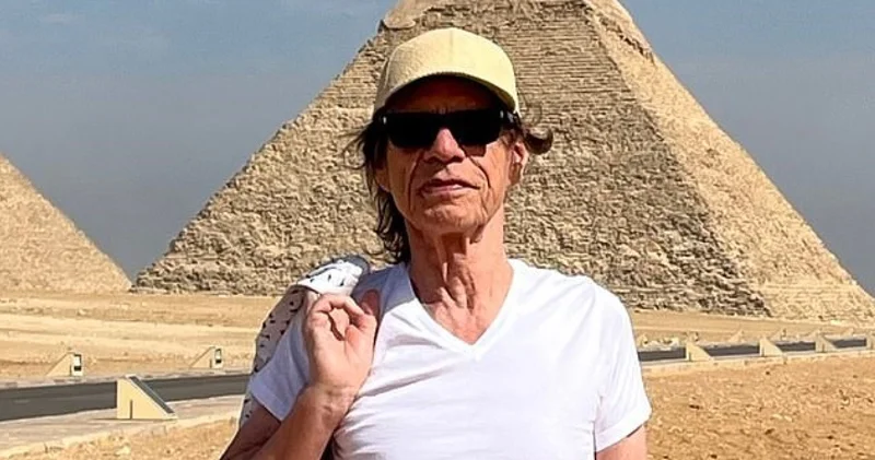 Rolling Stones solisti Mick Jagger Mısır ziyaretinde turist pozları verdi