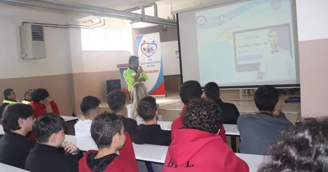 605 öğrenciye güvenli teknoloji kullanımı eğitimi Niğde Haberleri