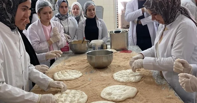 Ramazan pidesinin üretimini yerinde gördüler Erzurum Haberleri