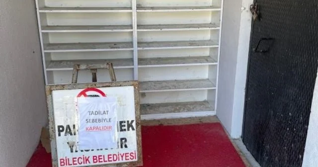 Bir aydır kapalı olan mescit tepkilere neden oldu Belediye Başkanı Melek Mızrak Subaşı; Sebze pazarındaki mescidin bir aciliyeti yok Bilecik Haberleri