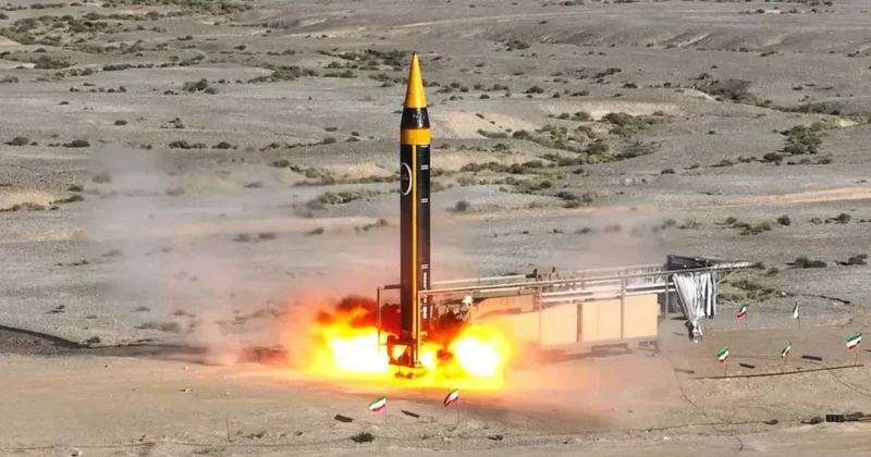 İran hava savunmalarını kandıran Hürremşehr füzesini ateşledi! 1.500 kilogram patlayıcı taşıyor Sözcü Gazetesi