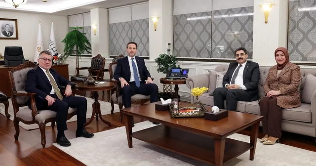 AK Partili Güler, Aksu ve Toy, Bakan Bayraktar la bir araya geldi Sivas Haberleri