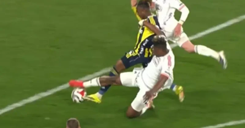 Fenerbahçe nin Beşiktaş maçında kazandığı penaltıda karar doğru mu? Trio son noktayı koydu