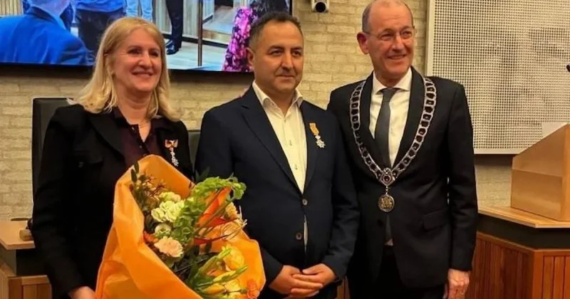Kayserili Kraliyet Nişanı alınca sevinçten havalara uçtu Sözcü Gazetesi