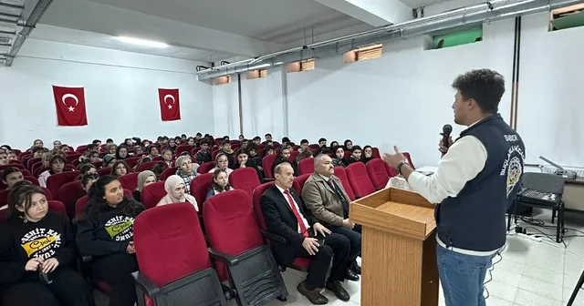 Öğretmen ve öğrencilere siber suçlarla mücadele eğitimi Afyonkarahisar Haberleri