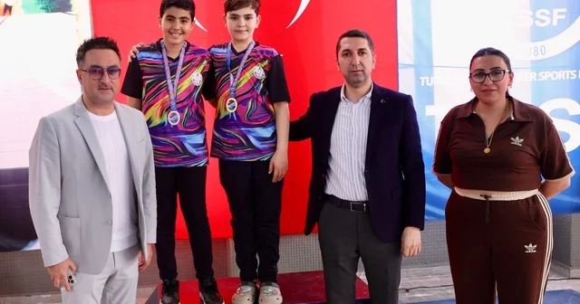 Yüzmede Elazığ a 19 madalya Elazığ Haberleri