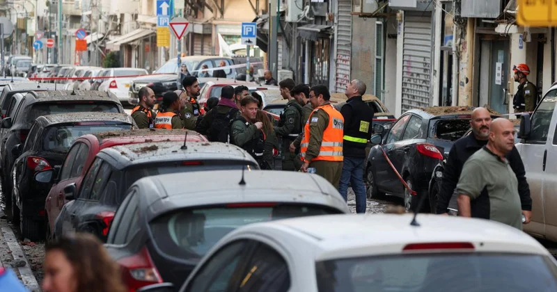 İran’ın misillemesi sonucu 15 füze parçası Tel Aviv ve çevresine isabet etti