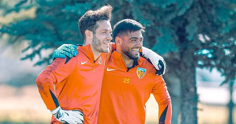 Fenerbahçe maçında kaleci krizi: 80 metreden gol yedi