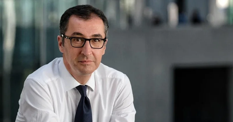 Cem Özdemir: Bir entegrasyon başarısı mı yoksa bir kimlik kopuşu mu? Düşünce Günlüğü Haberleri