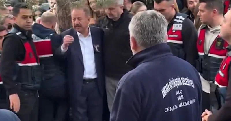 Kürt Ahmet in cenazesinde dikkat çeken uyarı: Tokalaşmaya çalışmayın