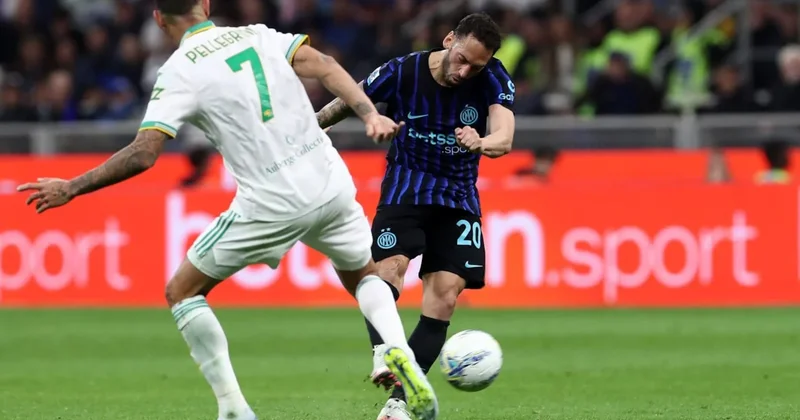 Hakan Çalhanoğlu ndan Roma ağlarına müthiş gol! Sözcü Gazetesi