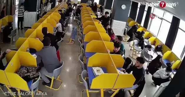 Van daki depremin korku dolu anları kamerada