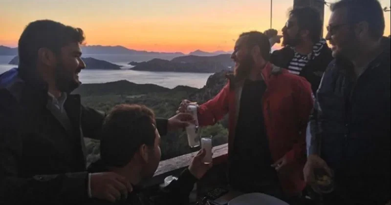 AKP’li, AKP’linin fotoğrafını paylaştı: Muhalif yapınca linçliyoruz Sözcü Gazetesi