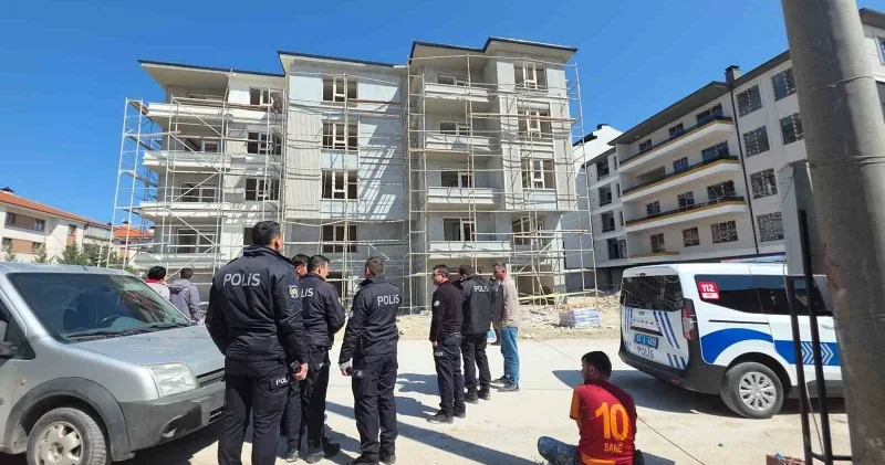 Kütahya’da iskele çöktü: 2 işçi yaralandı Gündem Haberleri