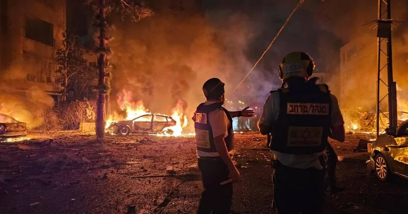 İsrail basını: Hayfa daki füze saldırısında enkaz altında kalan 2 kişinin cesedine ulaşıldı