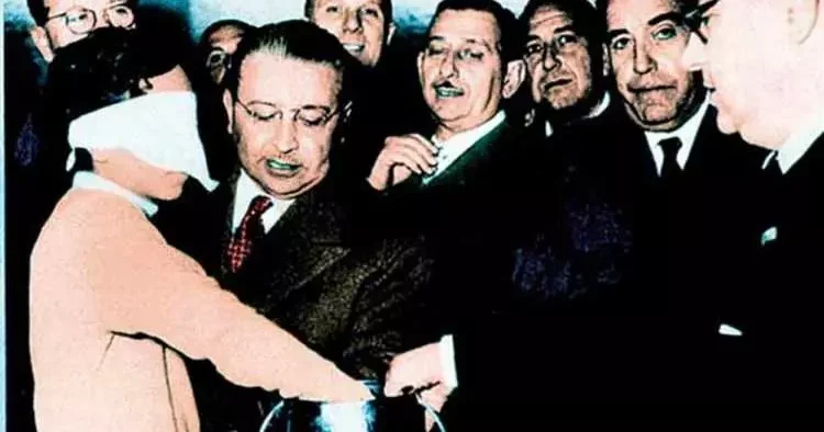 10 yaşındaki biletsiz Franco Türk futbolunun kaderini değiştirdi!