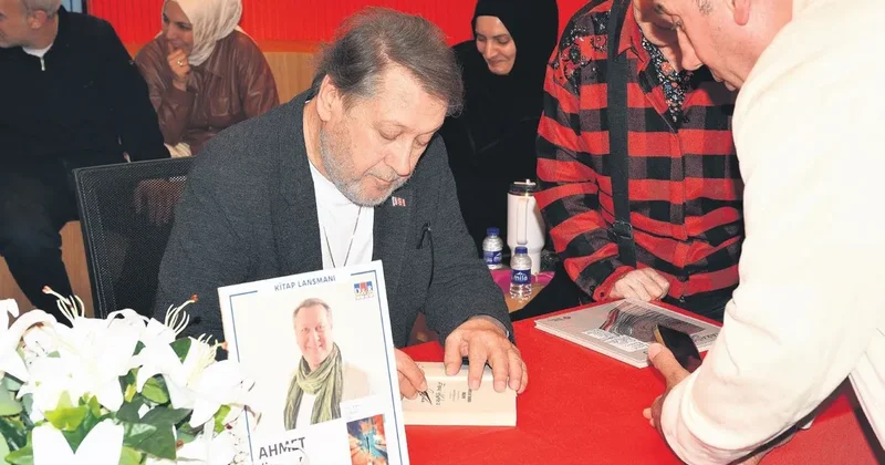 Ahmet Özhan D&R’da okurlarıyla buluştu