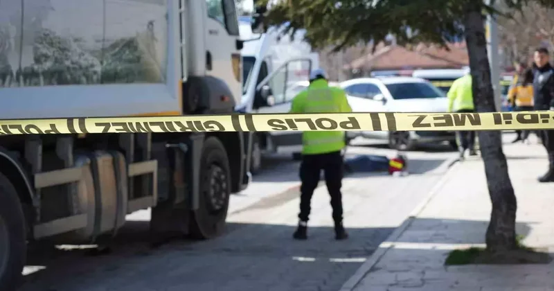 Çöp kamyonunun çarptığı yaşlı kadın hayatını kaybetti