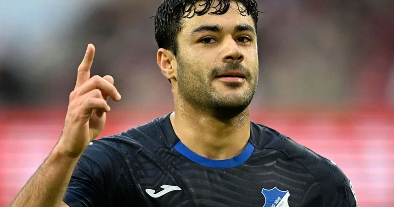 İsmi Galatasaray la da anılan Ozan Kabak resmi imzayı atıyor