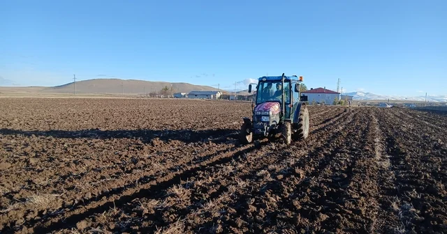 Kars ta ekin sezonu başladı: Çiftçiler tarlaya indi Kars Haberleri