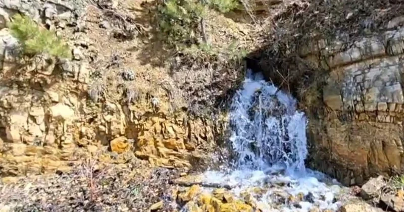 Depremden 3 Yıl Sonra Su Kaynağı Yeniden Akladı