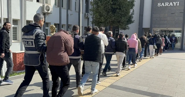 Tokat merkezli 12 ilde yasa dışı bahis operasyonu: 64 gözaltı Üçüncü şahısların IBAN larını çalarak 2.4 milyarlık vurgun yapmışlar Tokat Haberleri