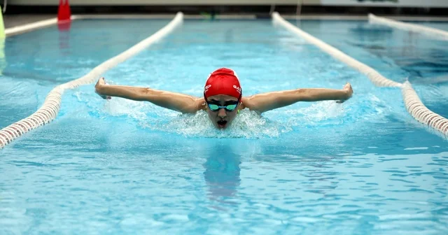 Su korkusunu yenmek için başladığı yüzmede Türkiye 3 üncüsü oldu Gaziantep Haberleri