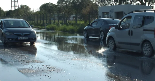 Balıkesir de sağanak nedeniyle arazileri sular bastı, rögarlar taştı Balıkesir Haberleri