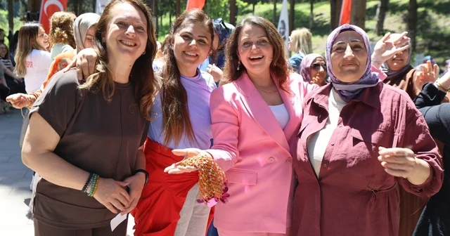 Hıdırellez ve Anneler Günü doğayla iç içe kutlandı Manisa Haberleri