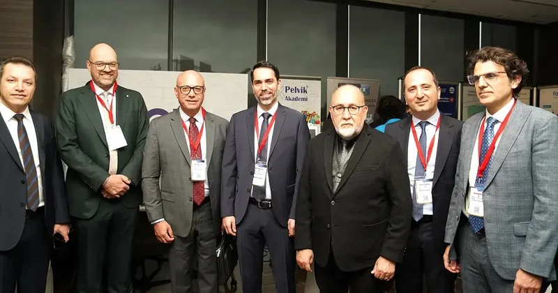 Robotik cerrahi ve ‘İzle gör’ yaklaşımı masaya yatırıldı