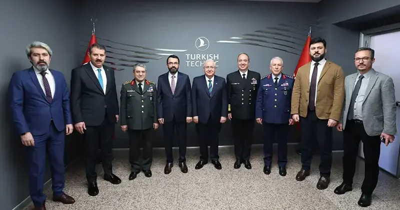 Bakan Güler, Türk Hava Yolları Teknik A.Ş yi ziyaret etti