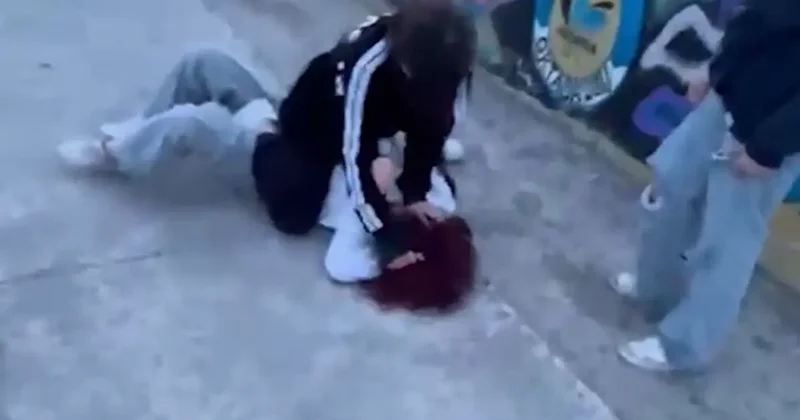 Samsun da akran zorbalığı! Kızın kafasını yerlere vurup feci şekilde darbetti