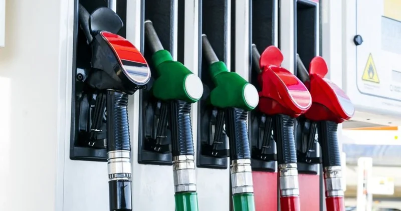 Motorin ve benzine zam var mı? LPG ye indirim gelecek mi? 6 Mayıs Çarşamba güncel akaryakıt fiyatları