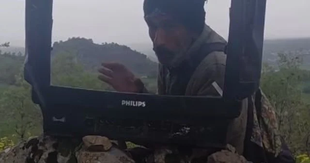 Elazığ da çoban, kırık televizyonla hava durumu sunup doluya karşı uyardı Elazığ Haberleri