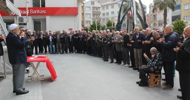 Türkeli de hacı adaylarına duygusal uğurlama Sinop Haberleri