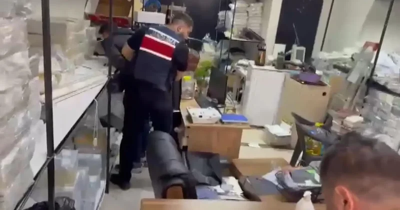 Zeytinburnu nda sahte altın operasyonu: 2 gözaltı