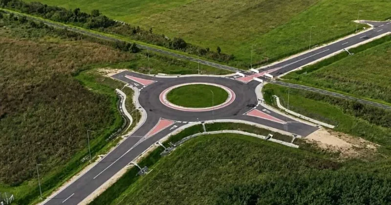 AB paralarıyla jilet gibi kavşak yaptılar, ama bu kavşağa bağlanan tek bir yol bile yok Sözcü Gazetesi