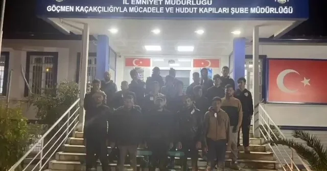 Hatay da 19 göçmen yakalandı, organizatör 2 sürücüye 350 bin TL ceza uygulandı Hatay Haberleri