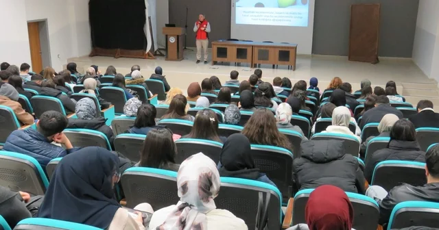 Kırşehir de polis ekipleri öğrencileri bilgilendirdi Kırşehir Haberleri