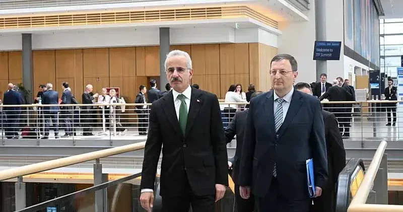 Ulaştırma ve Altyapı Bakanı Uraloğlu, Almanya da