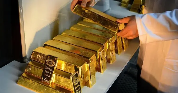 Altın fiyatlarında beklenmedik tablo! Dev bankalar akın etti