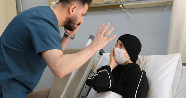 Van da 35 haftalık hamileye eş zamanlı sezaryen ve beyin tümörü ameliyatı Van Haberleri