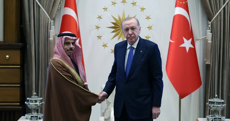 Cumhurbaşkanı Erdoğan, Suudi Arabistan Dışişleri Bakanı bin Ferhan ı kabul etti
